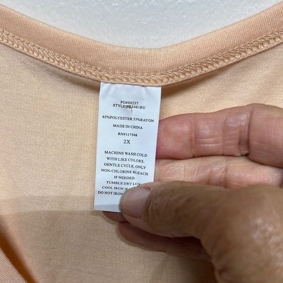 Peach Sleeveless V-Neck Top - Picture 2 of 6